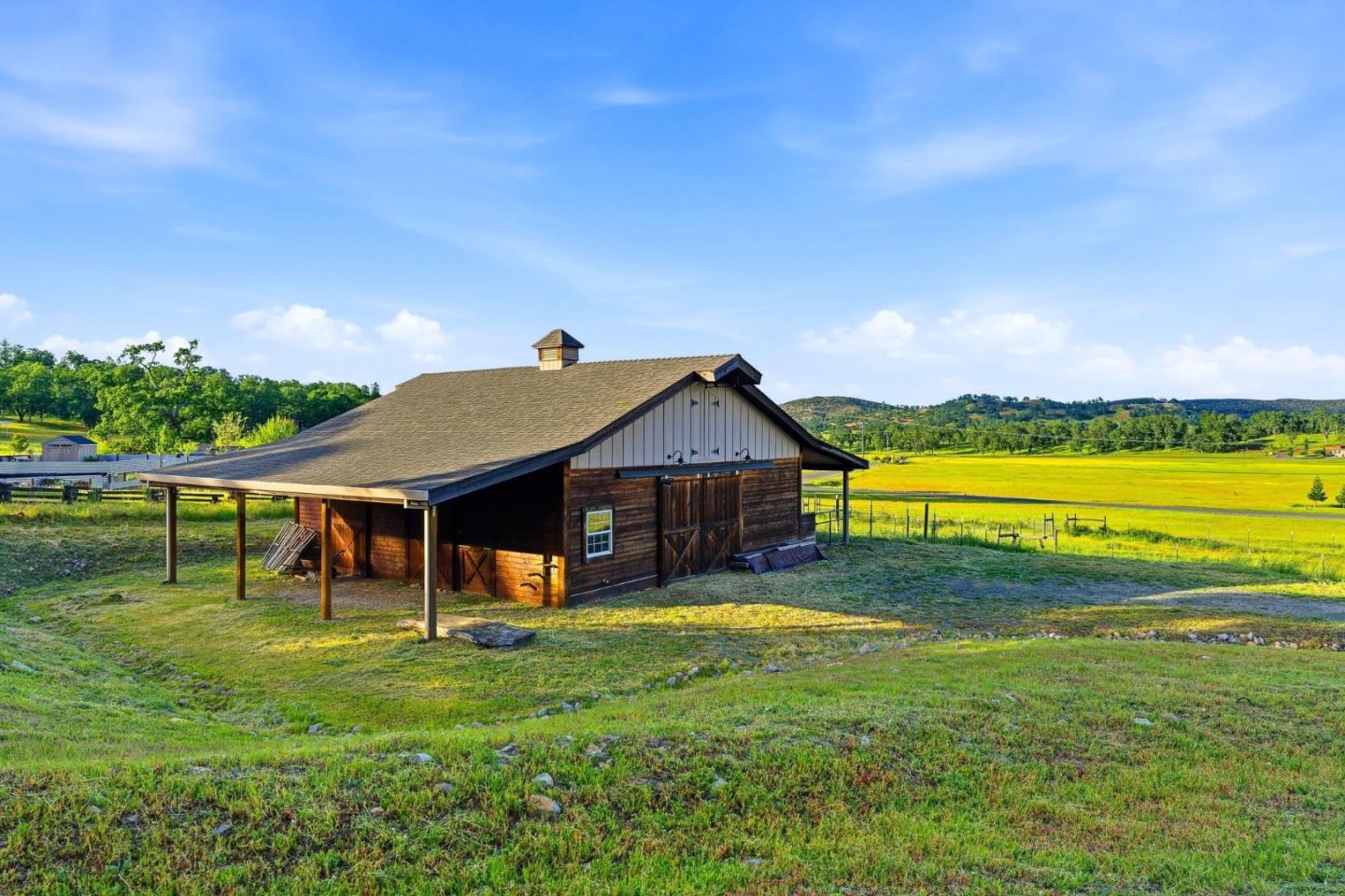 17205 Black Oak Hill Drive
