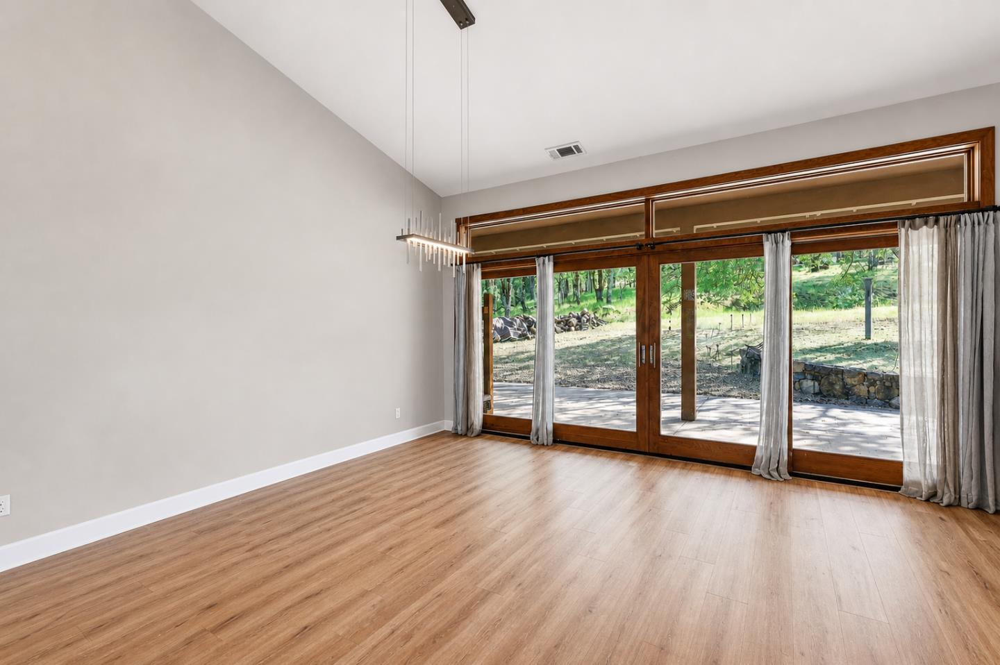 17205 Black Oak Hill Drive