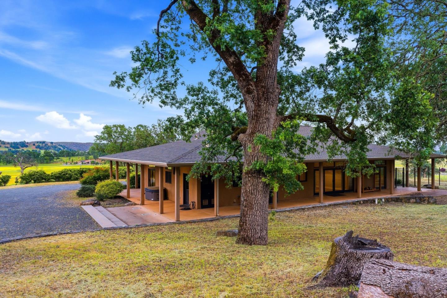 17205 Black Oak Hill Drive