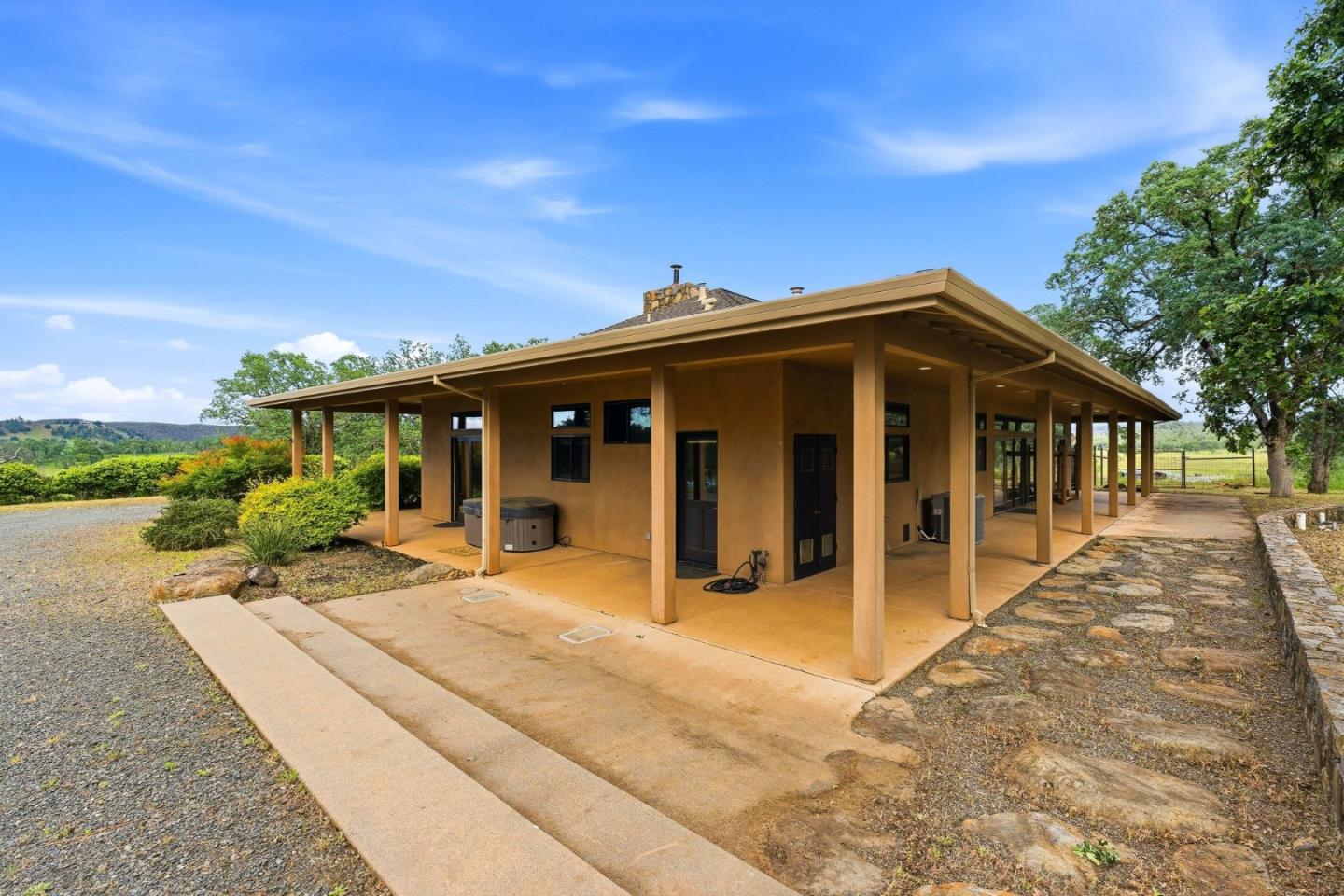 17205 Black Oak Hill Drive