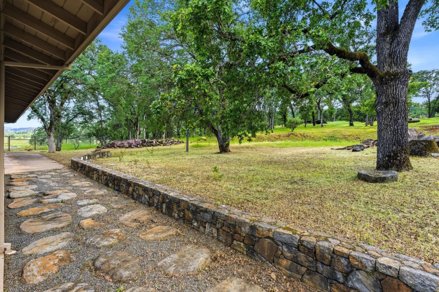 17205 Black Oak Hill Drive