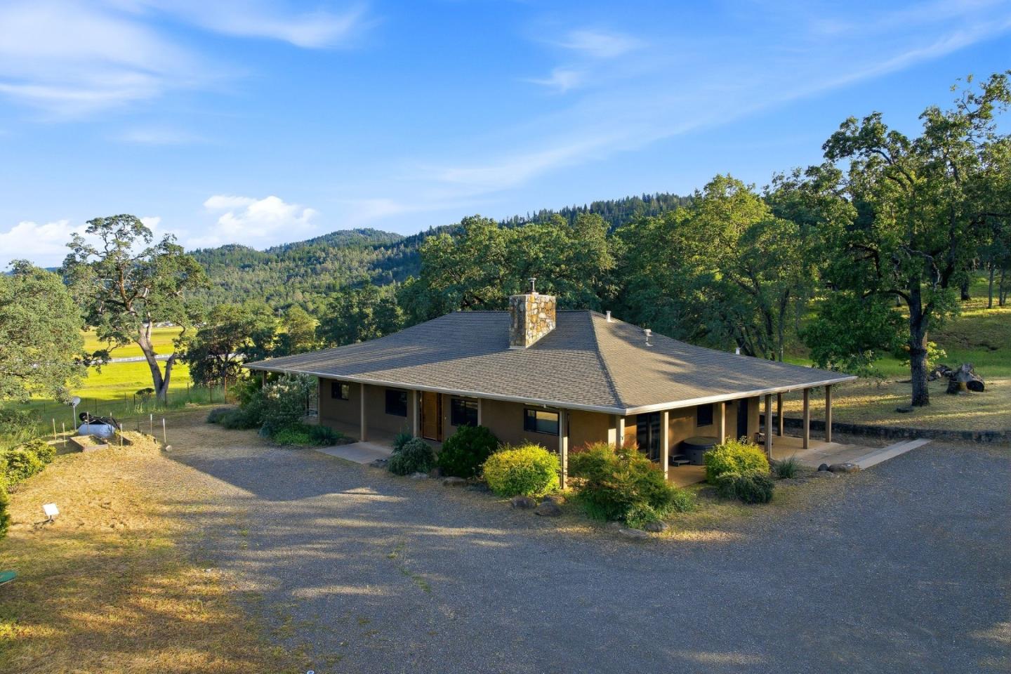 17205 Black Oak Hill Drive