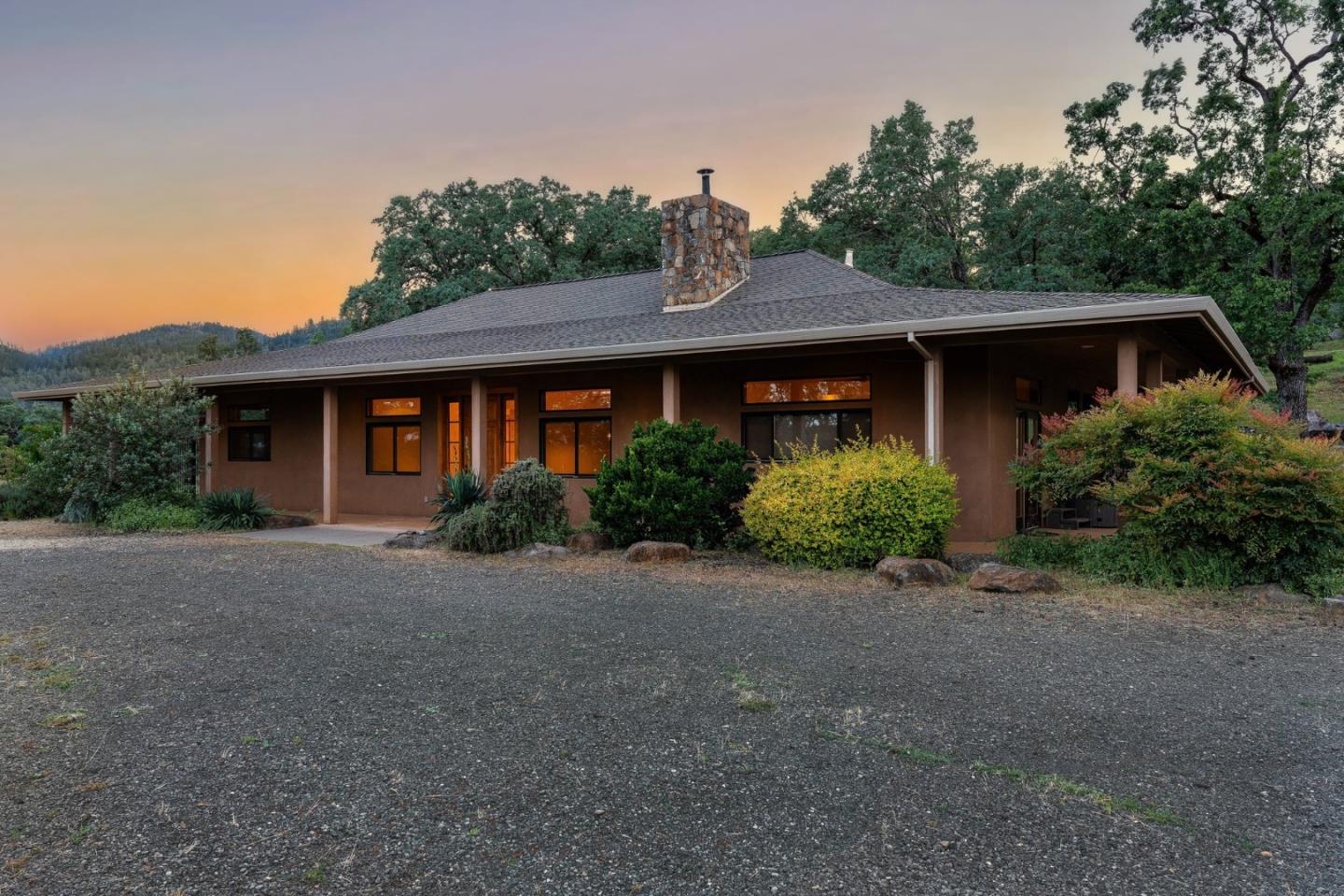 17205 Black Oak Hill Drive