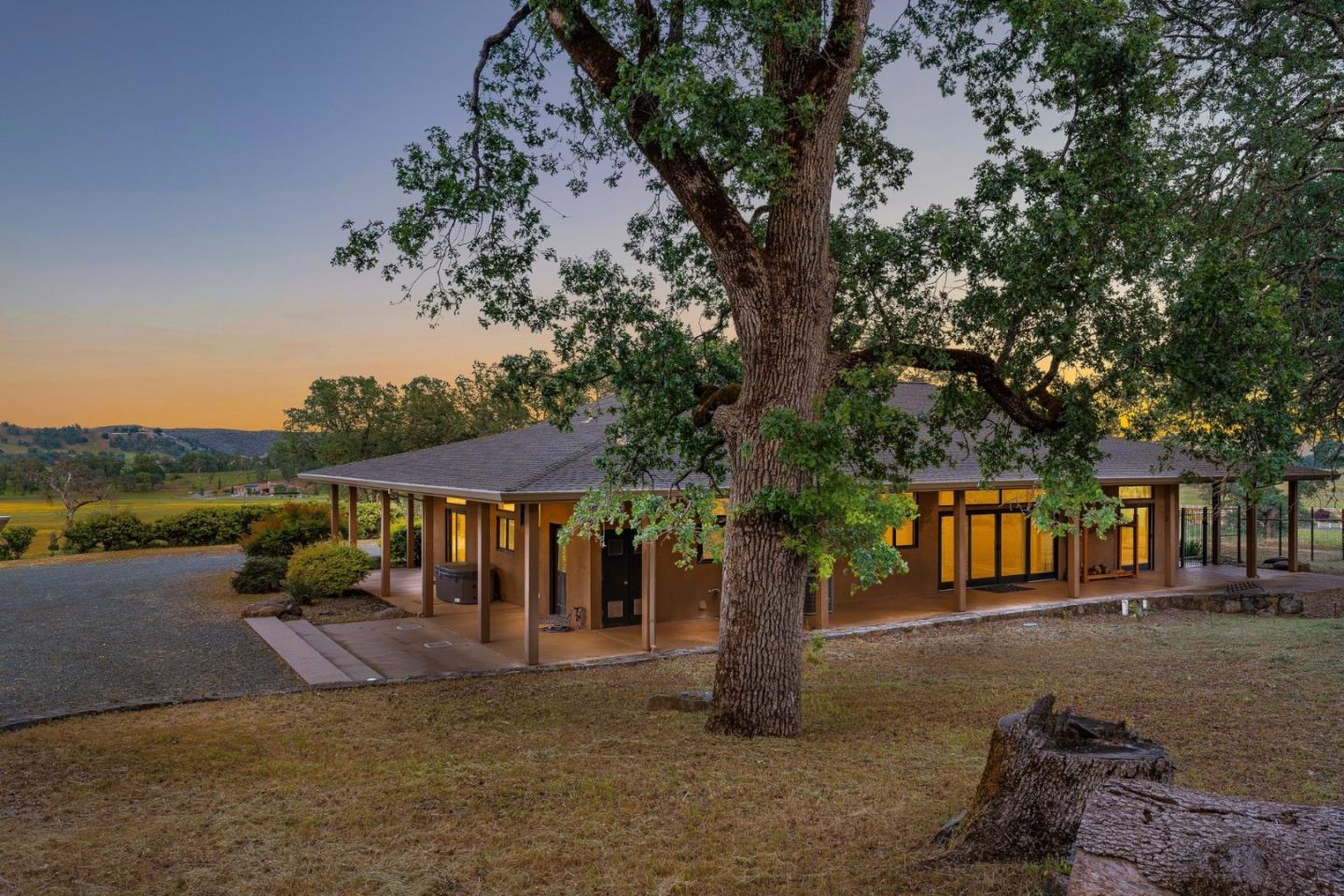 17205 Black Oak Hill Drive