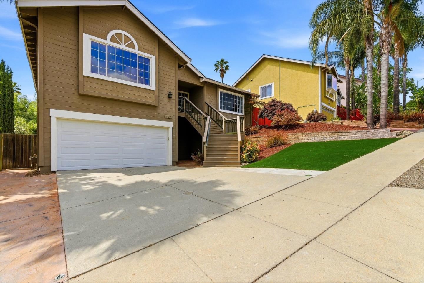 157 Knightshaven Way