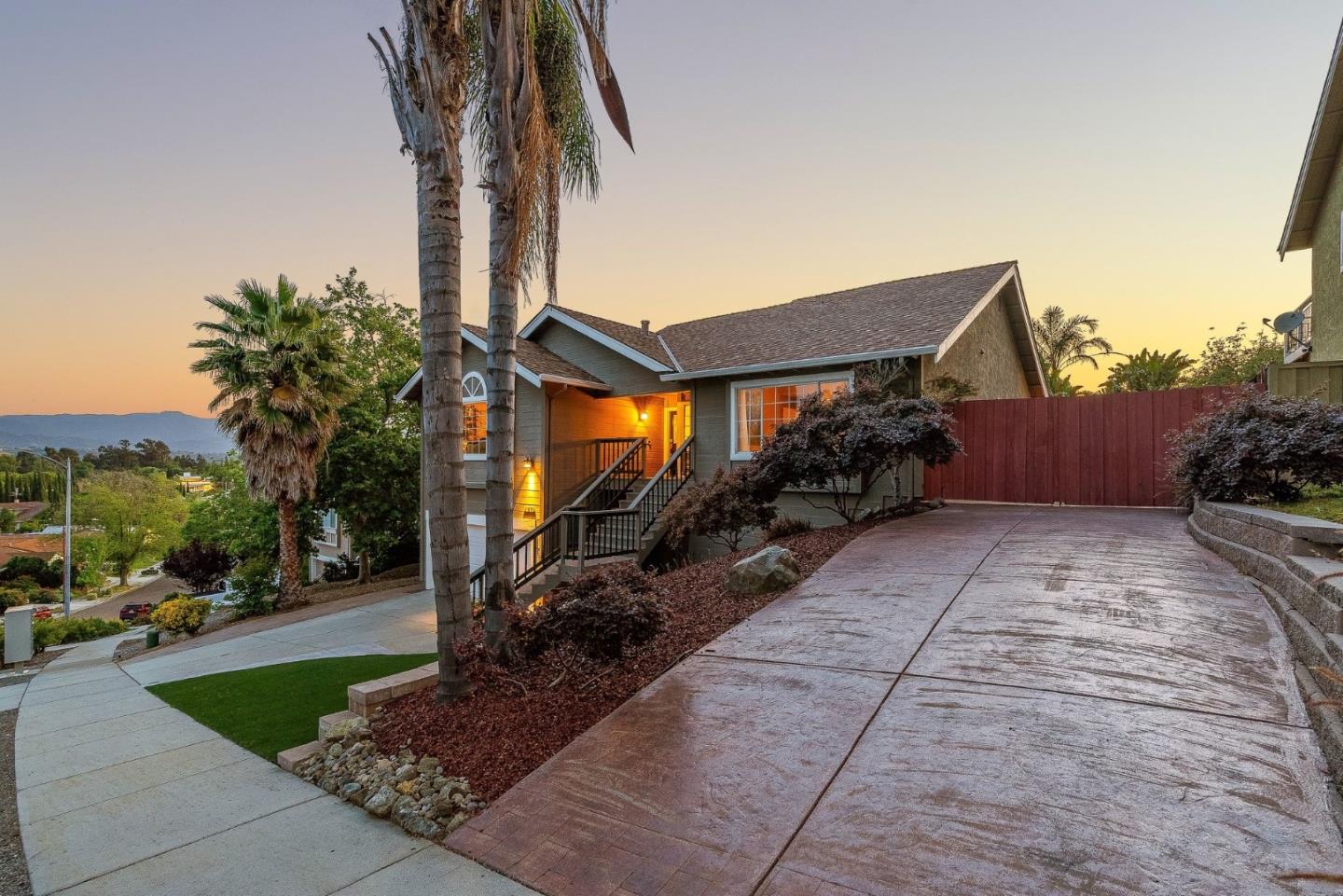 157 Knightshaven Way