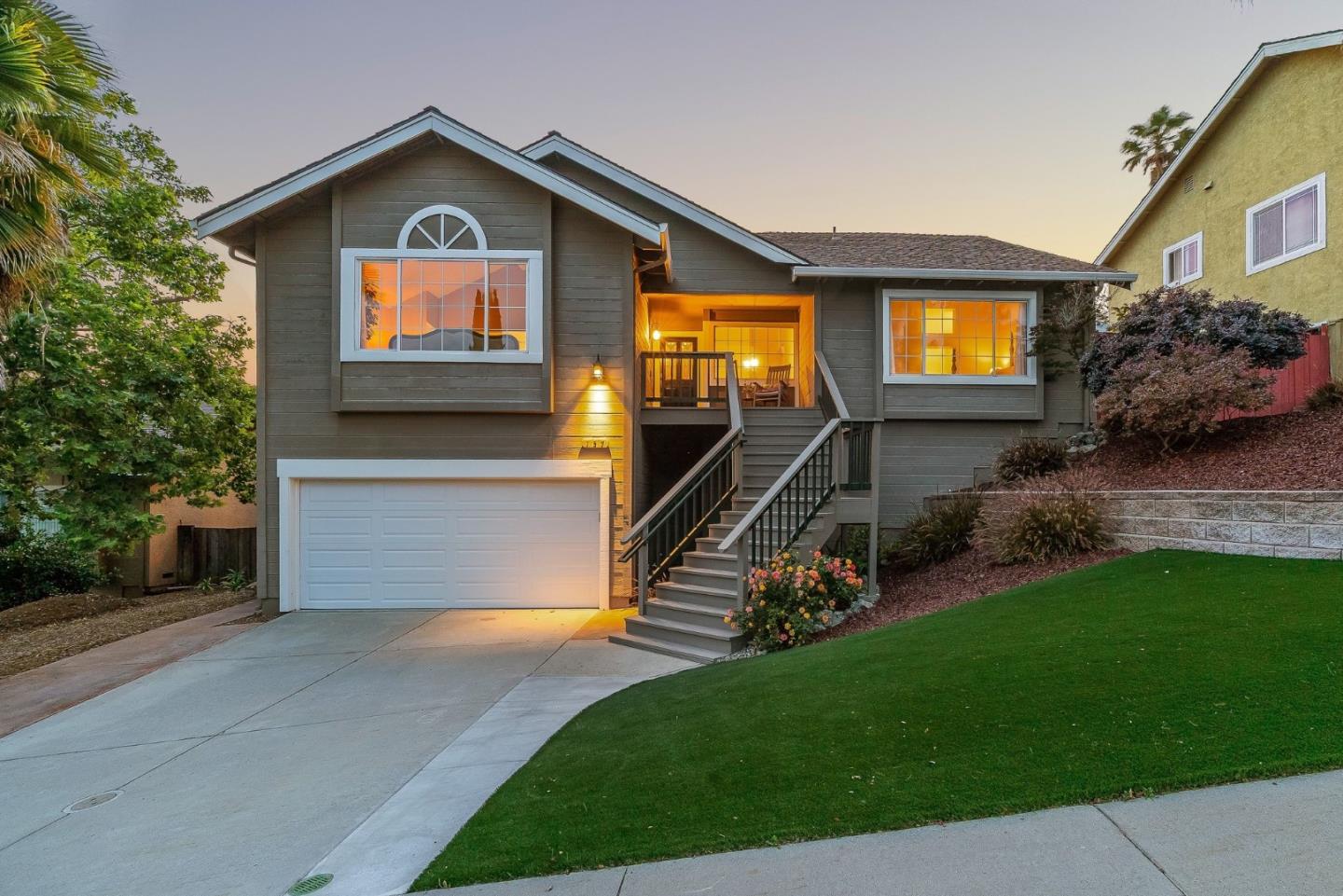157 Knightshaven Way