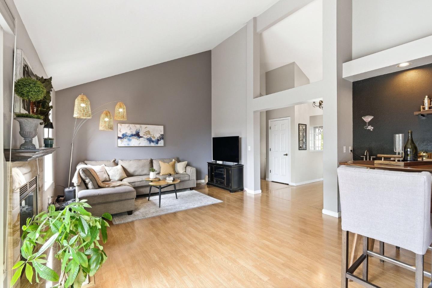 157 Knightshaven Way