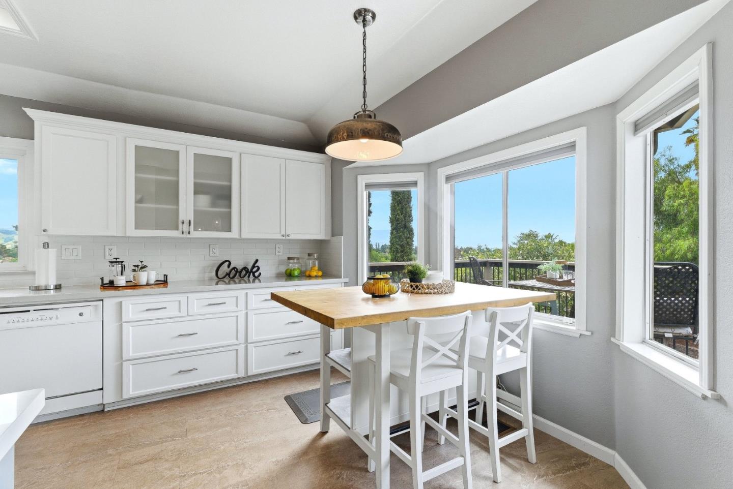 157 Knightshaven Way