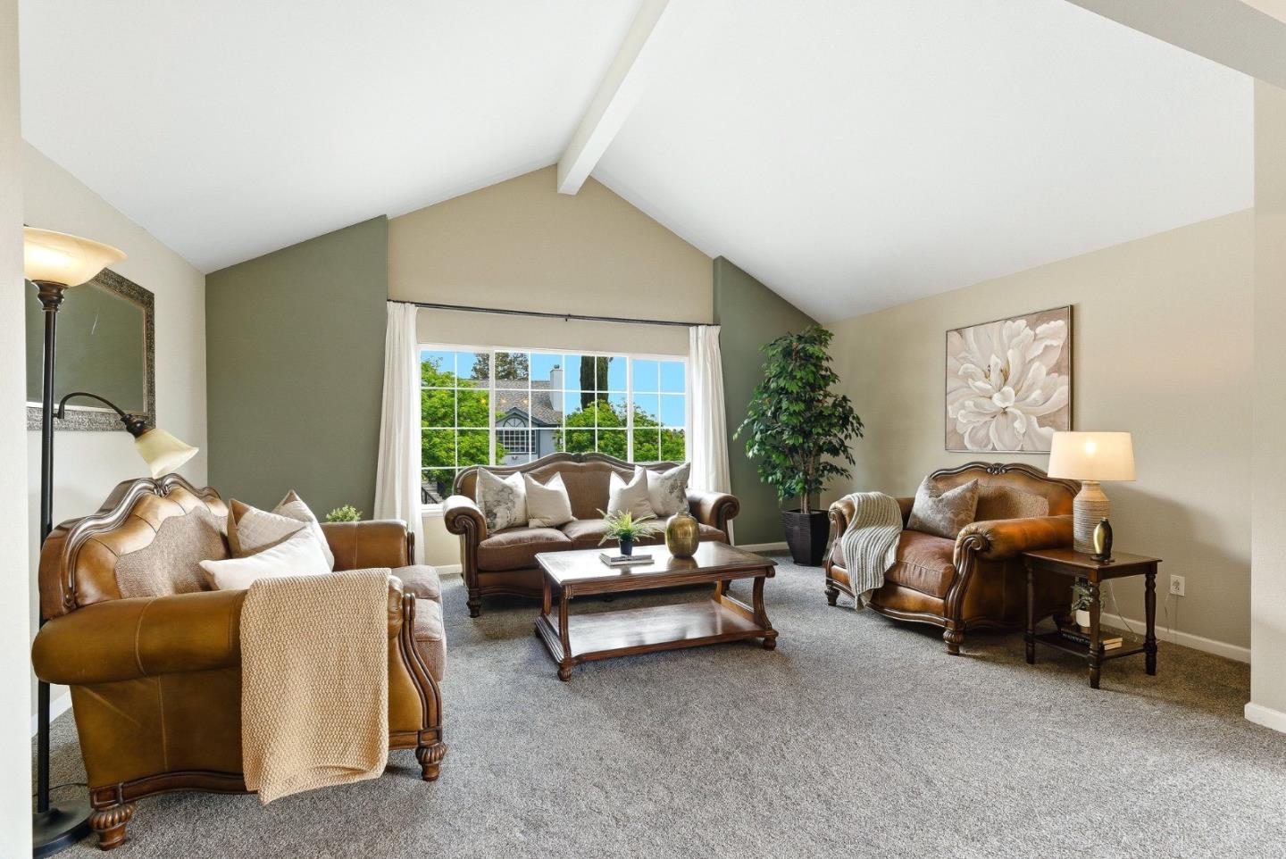 157 Knightshaven Way