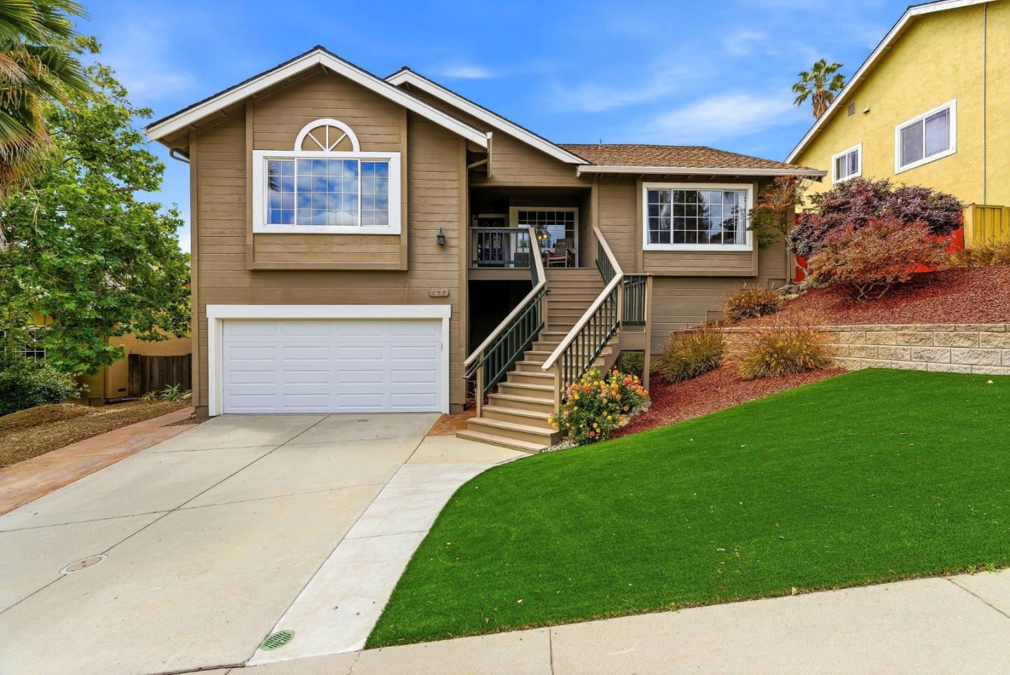 157 Knightshaven Way