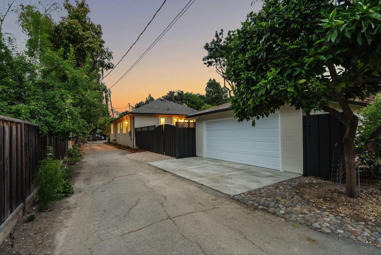 1081 Bird Avenue