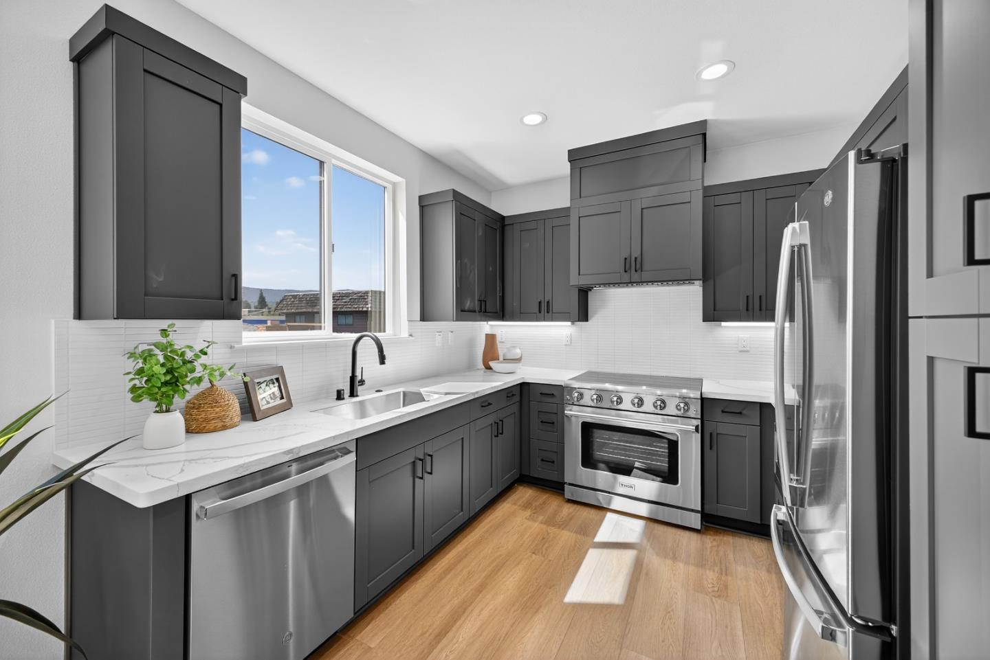 955 Woodside Road