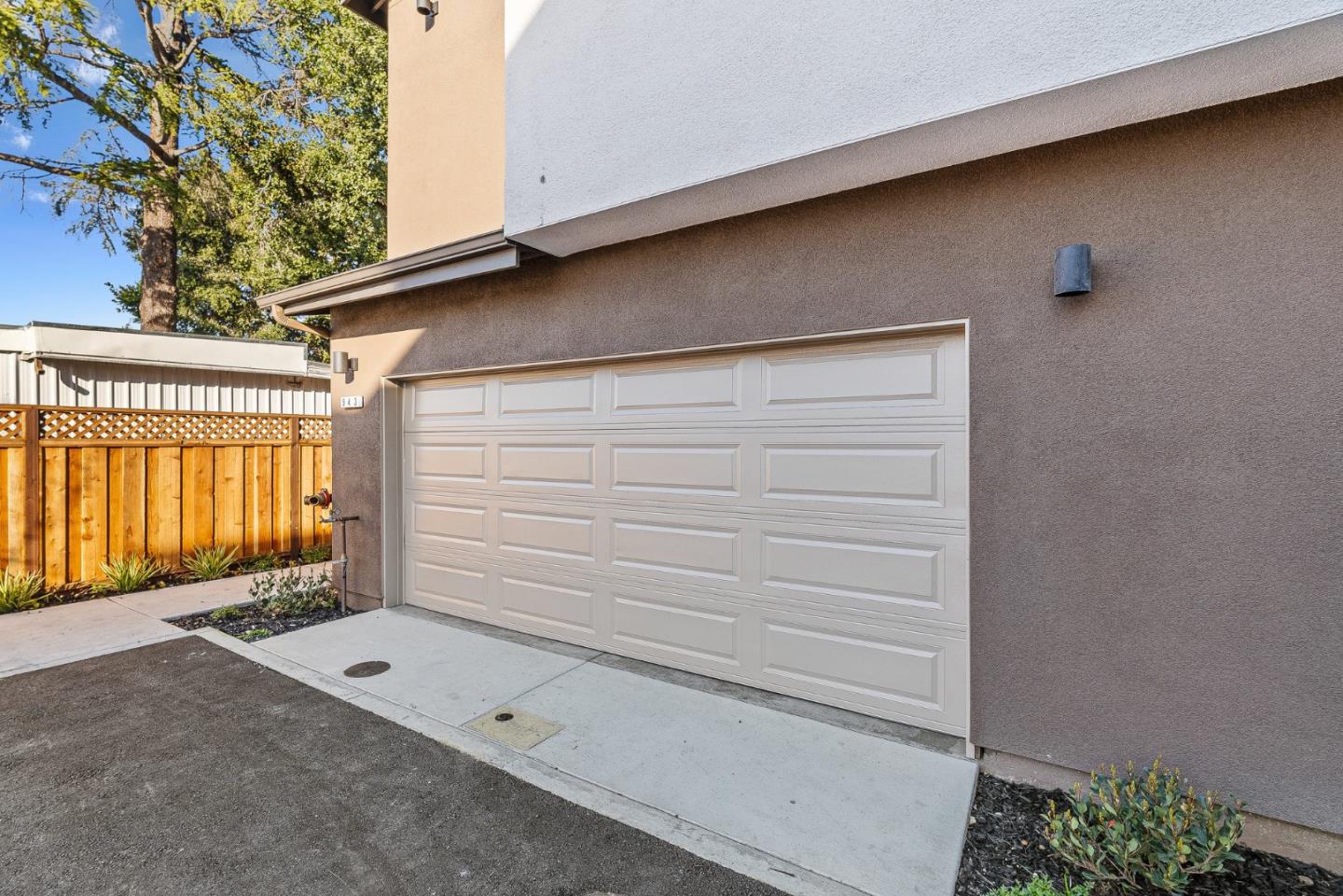 943 Woodside Road