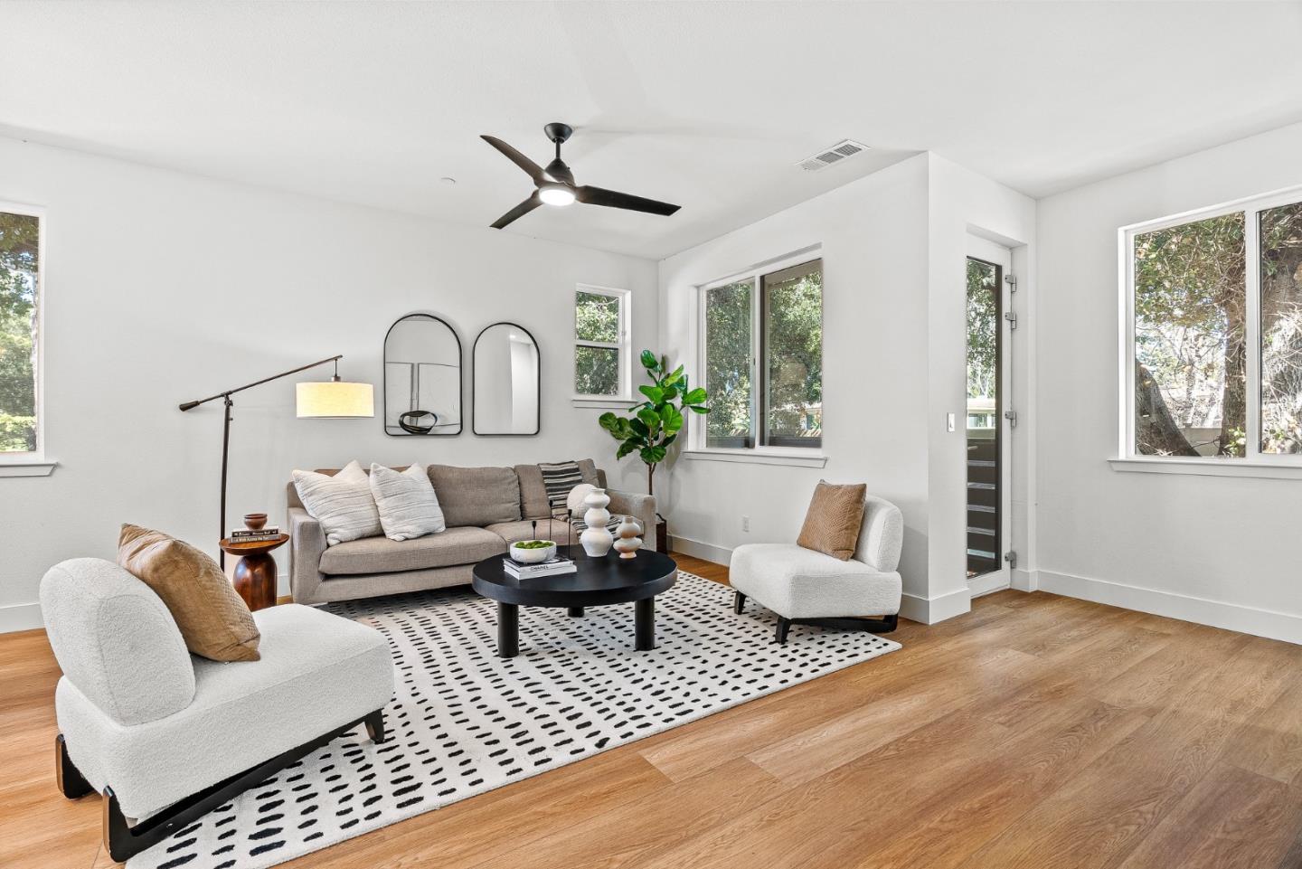 943 Woodside Road