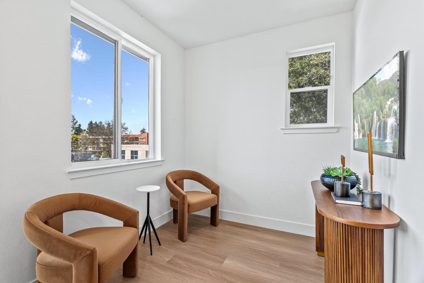 943 Woodside Road