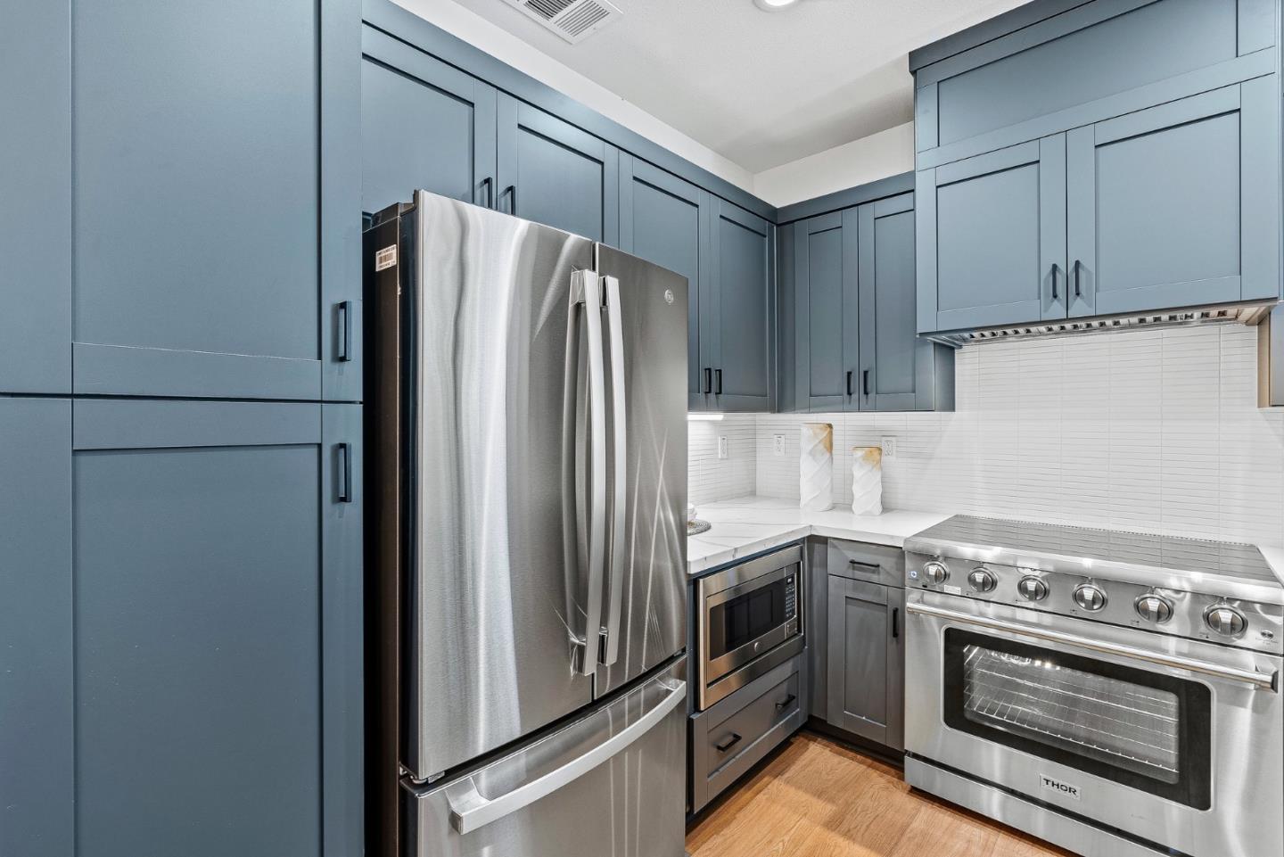 943 Woodside Road