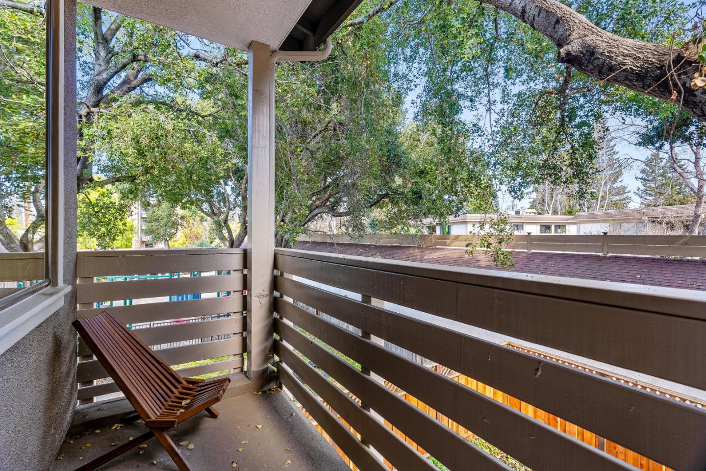 943 Woodside Road