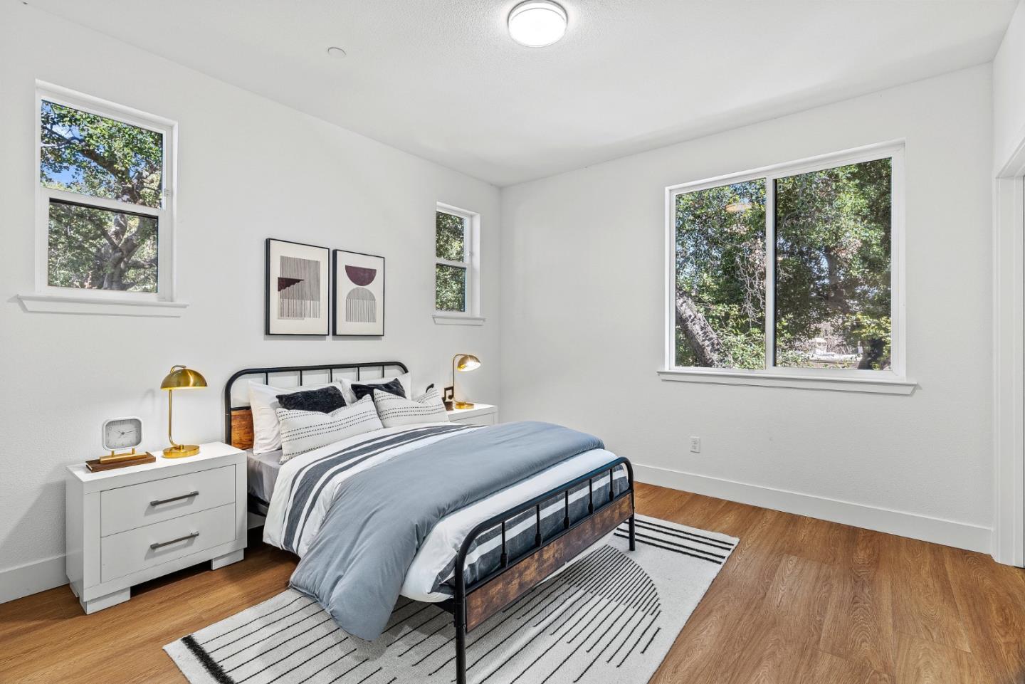 943 Woodside Road