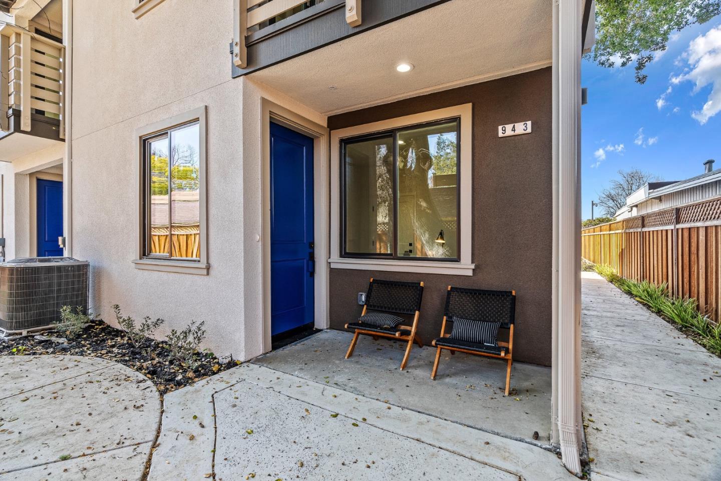 943 Woodside Road