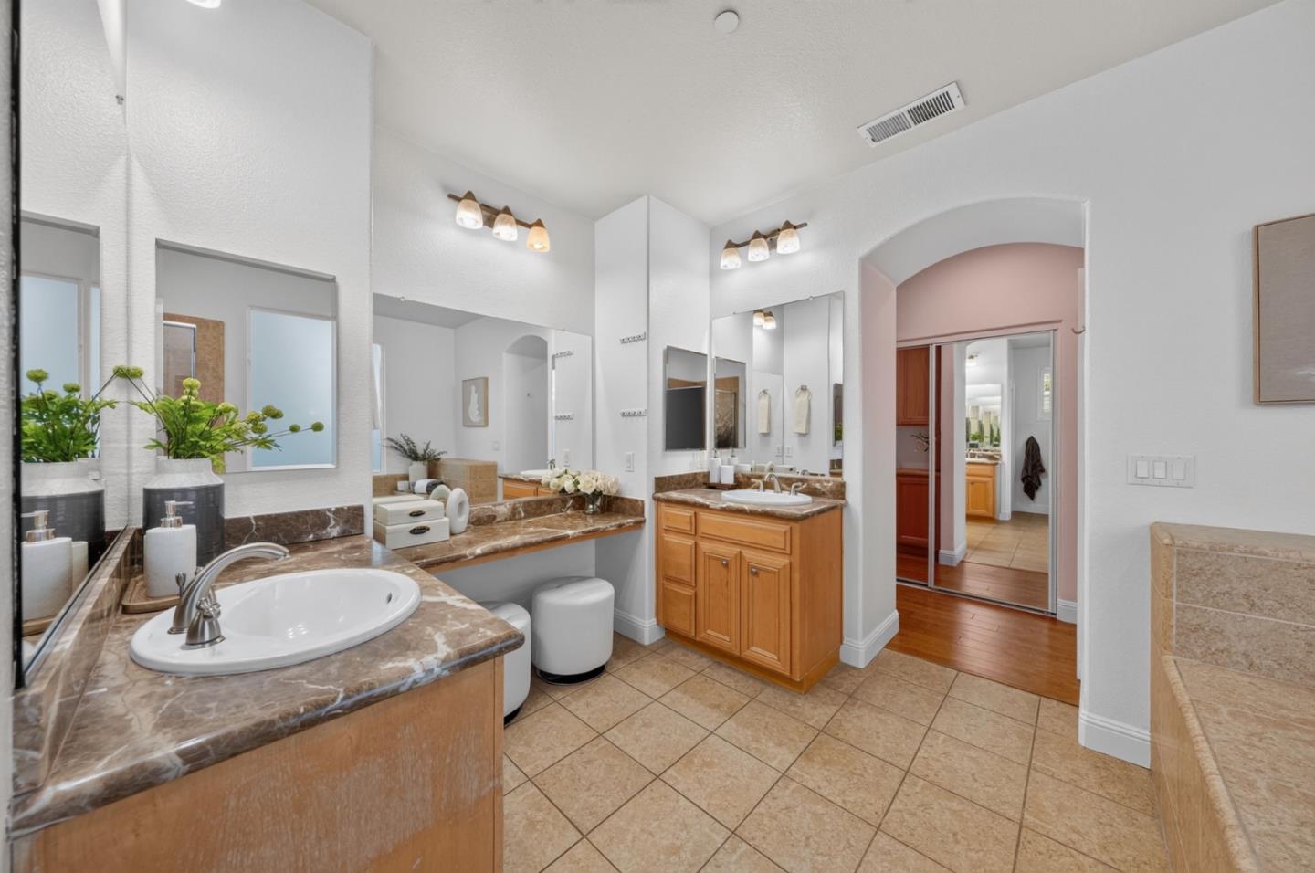 735 Painter CT