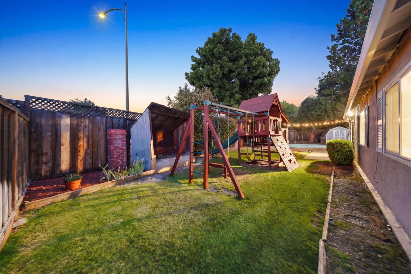 163 Burning Tree DR