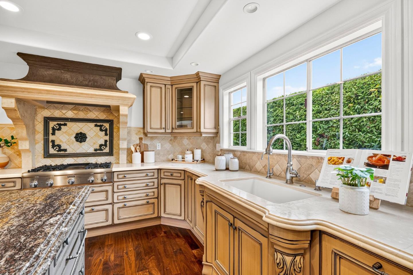 400 Seaview DR