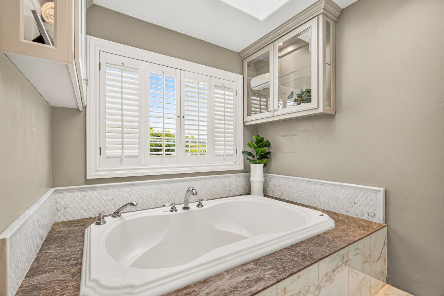 400 Seaview DR