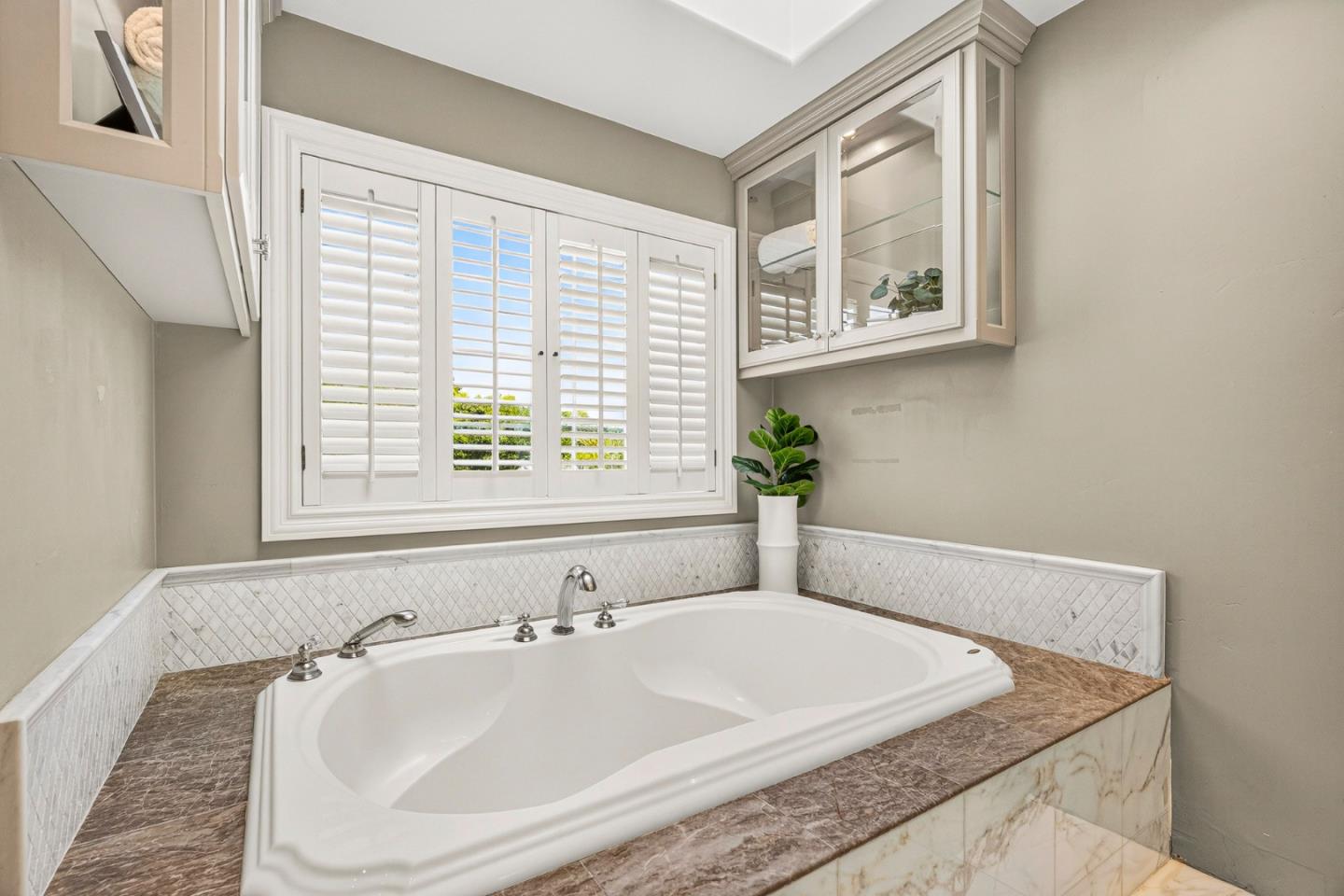 400 Seaview DR
