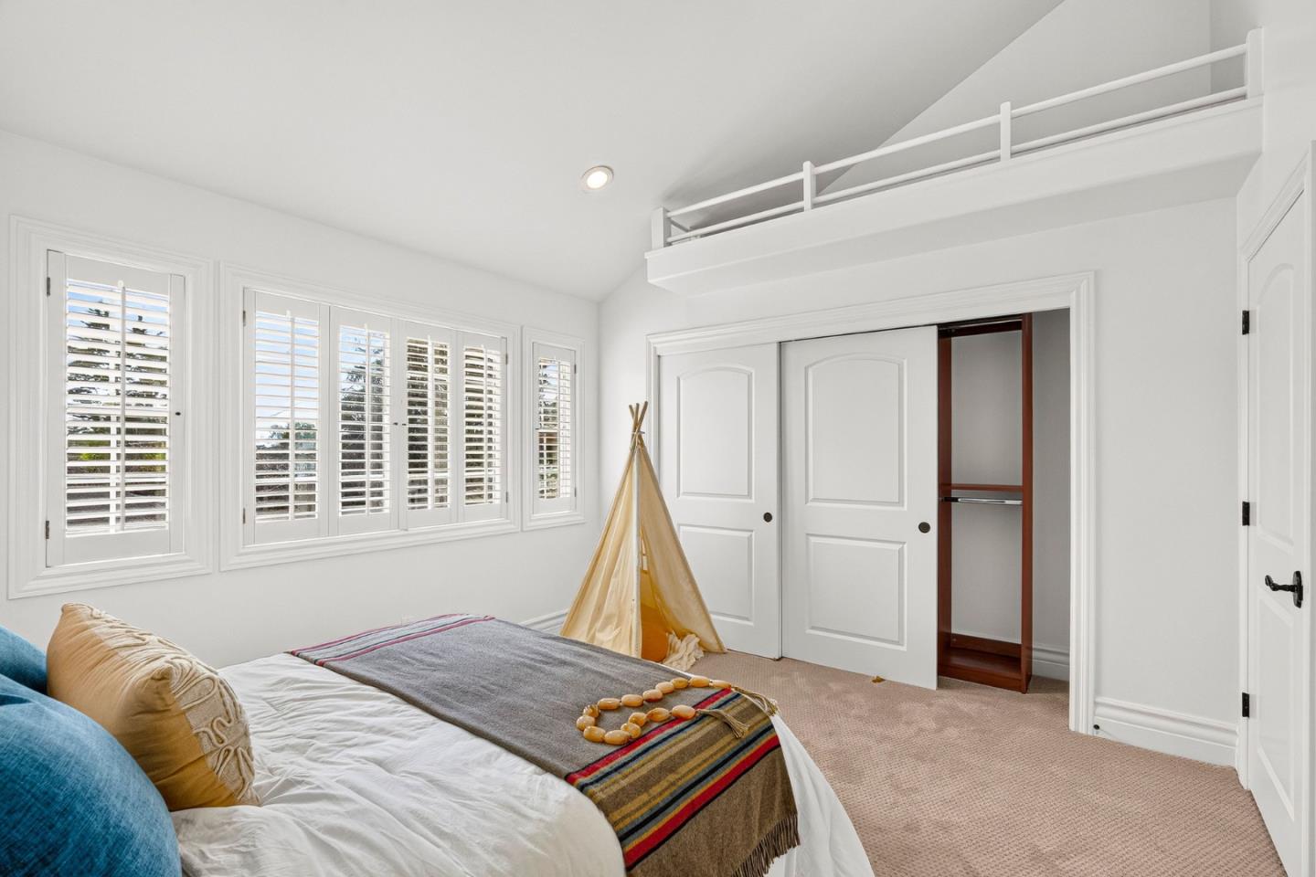 400 Seaview DR