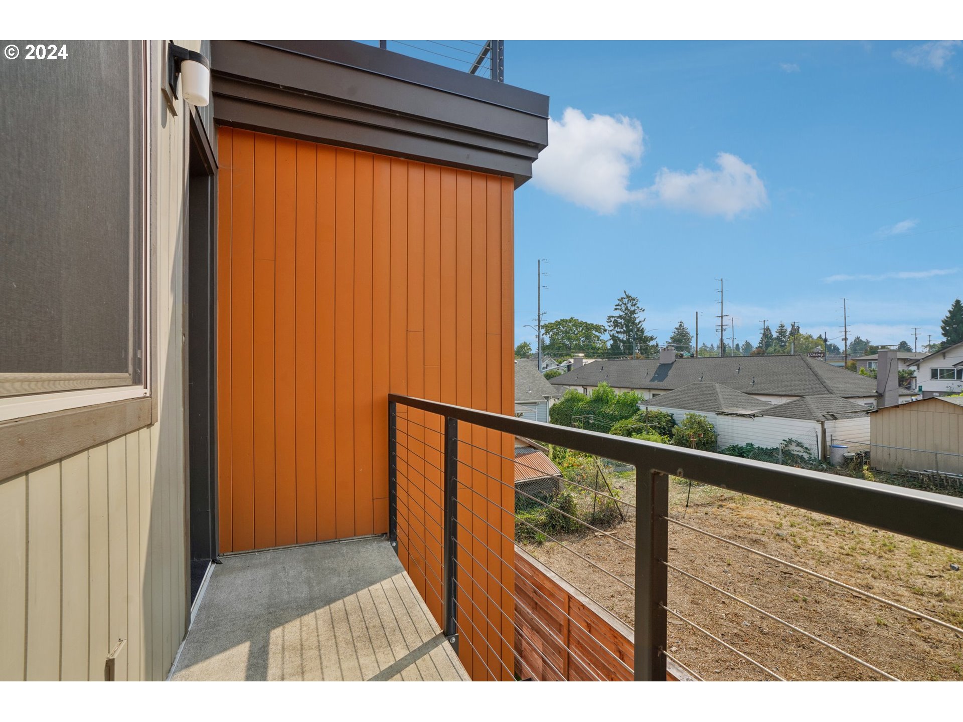 6822 N GREENWICH AVE