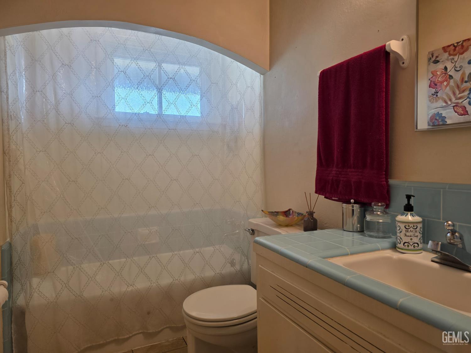 908 San Vicente Drive