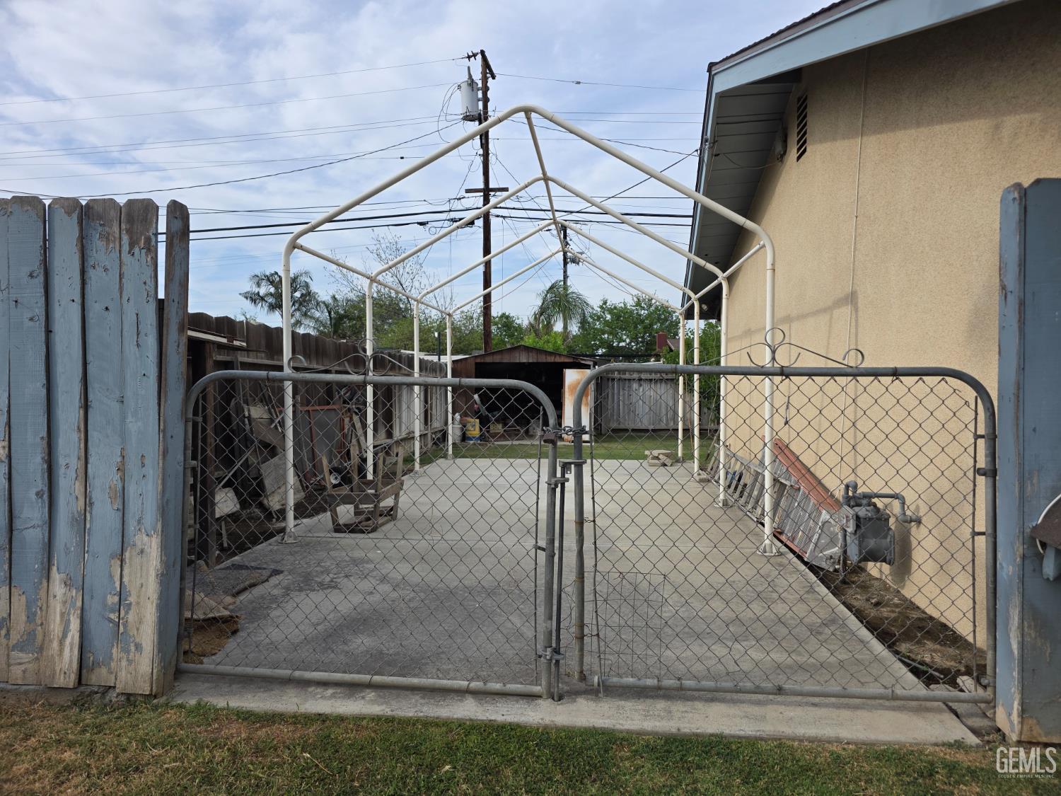 908 San Vicente Drive