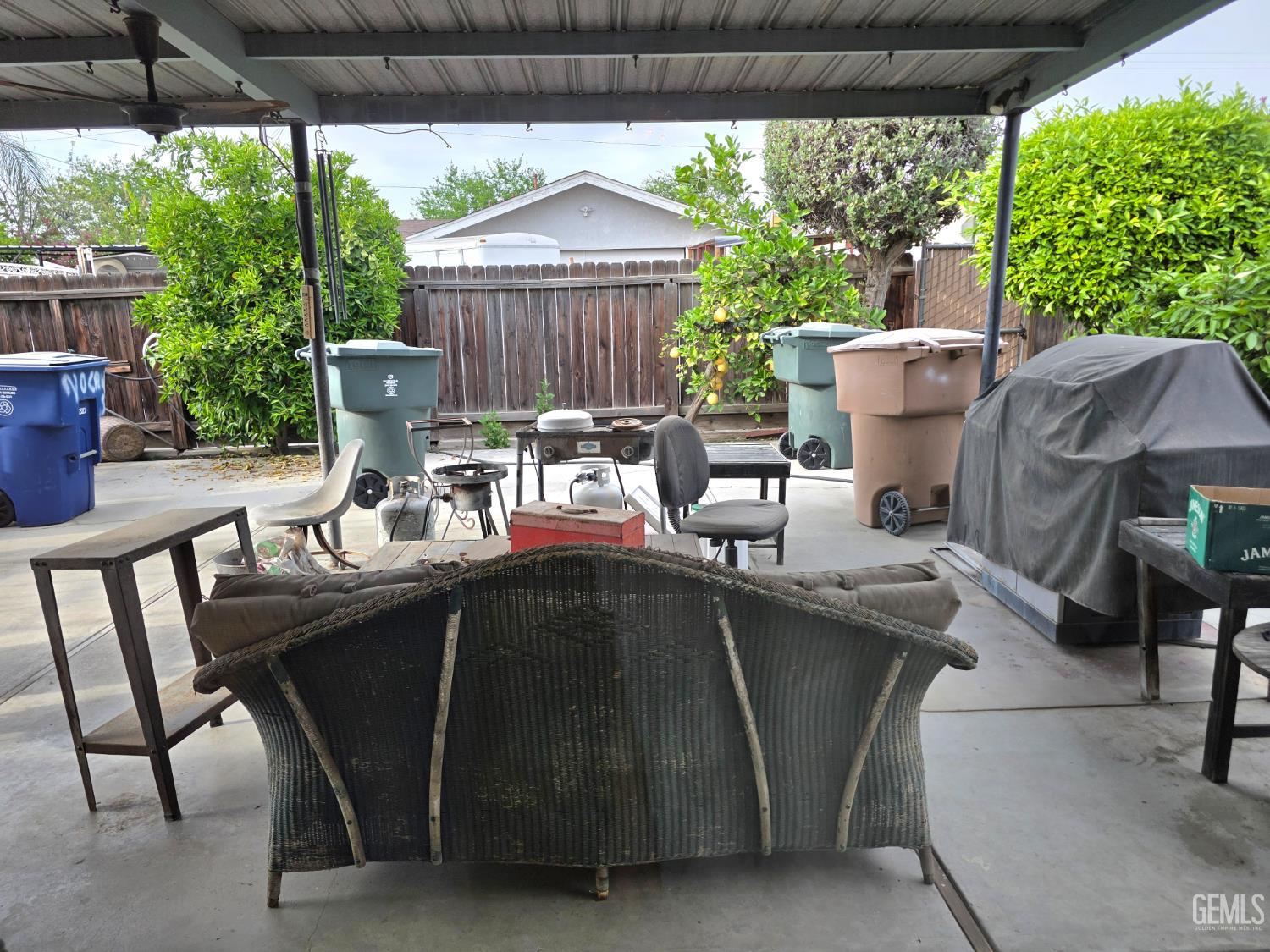 908 San Vicente Drive