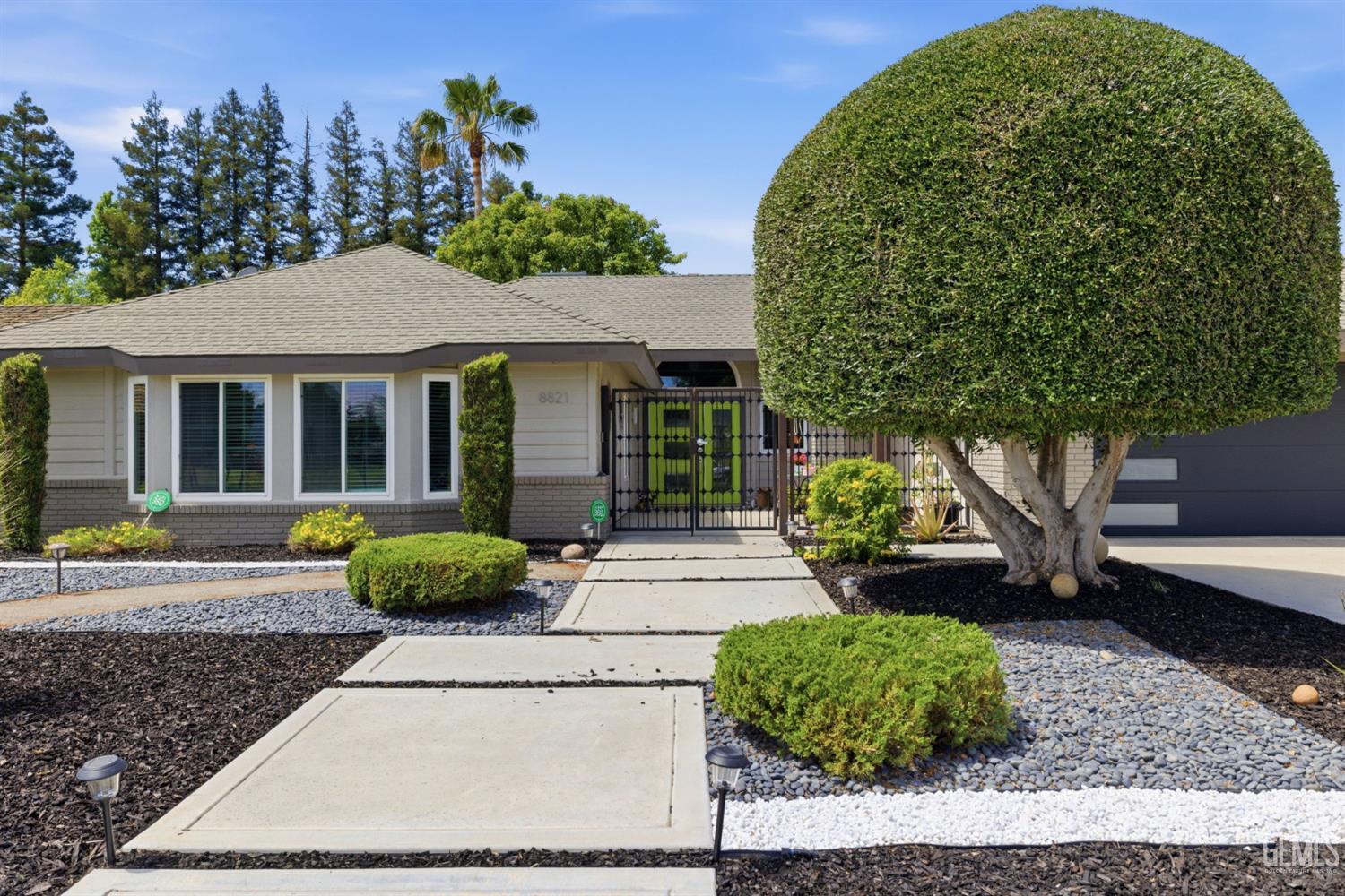 8821 Sierra Oak Drive