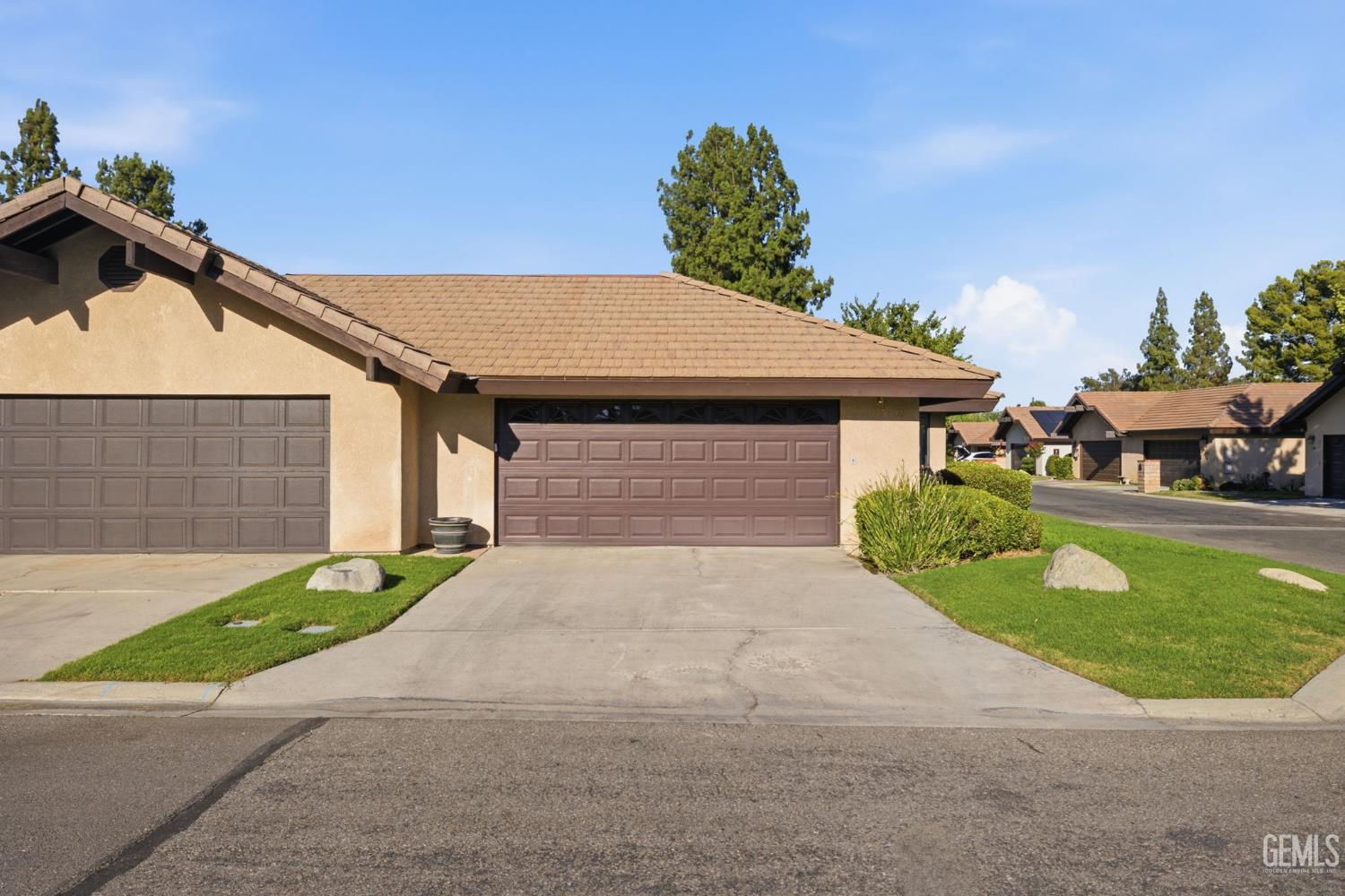 2323 Easthills Drive Unit: 29
