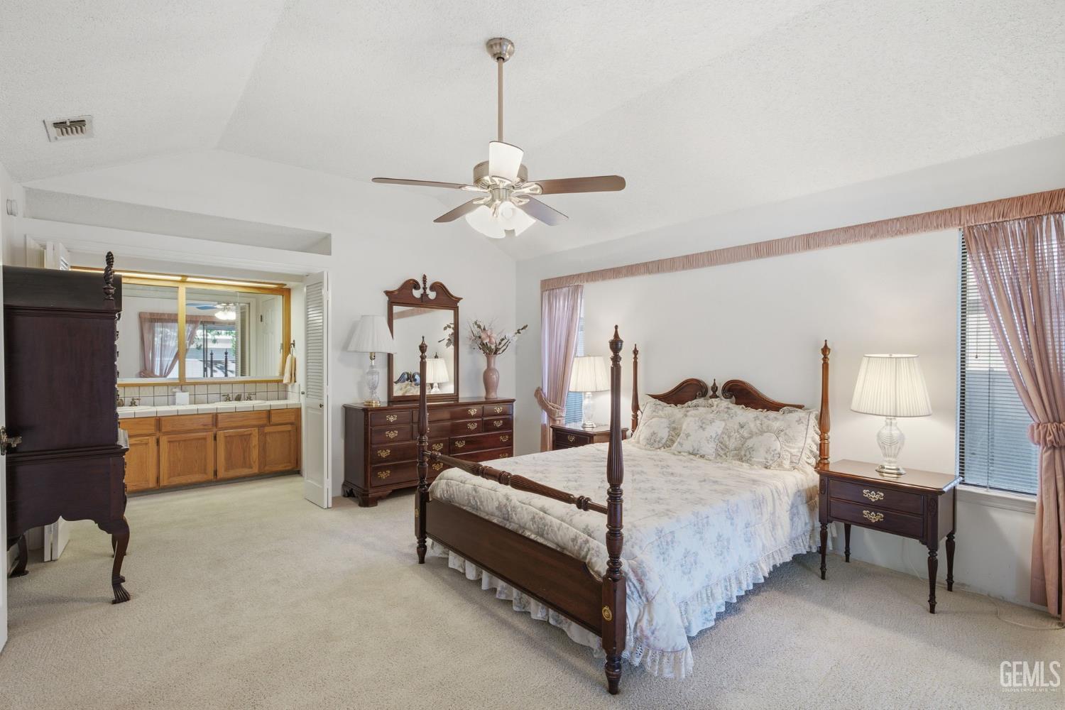 2323 Easthills Drive Unit: 29
