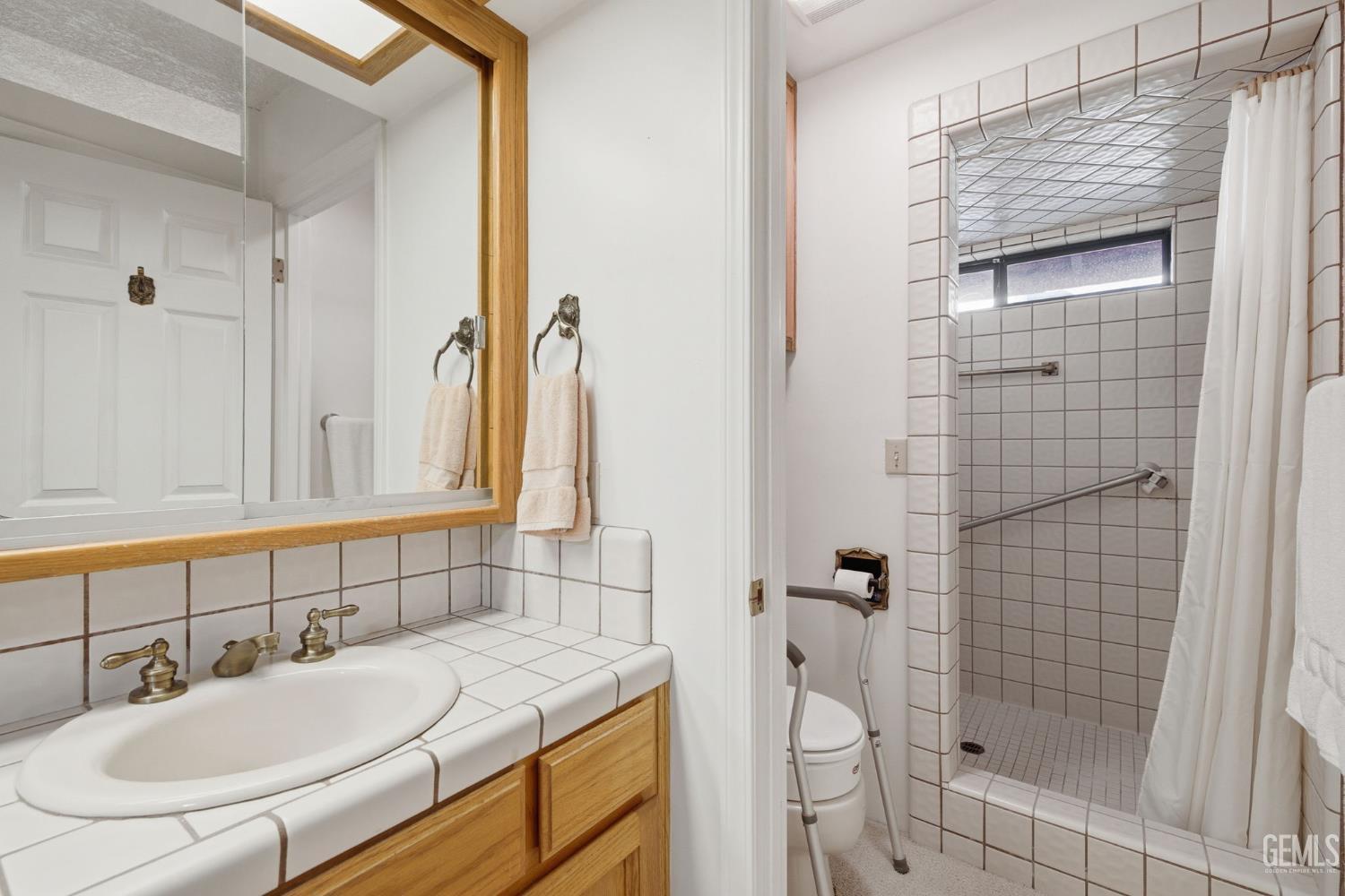2323 Easthills Drive Unit: 29