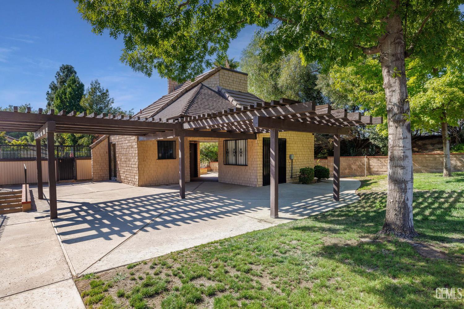 2323 Easthills Drive Unit: 29