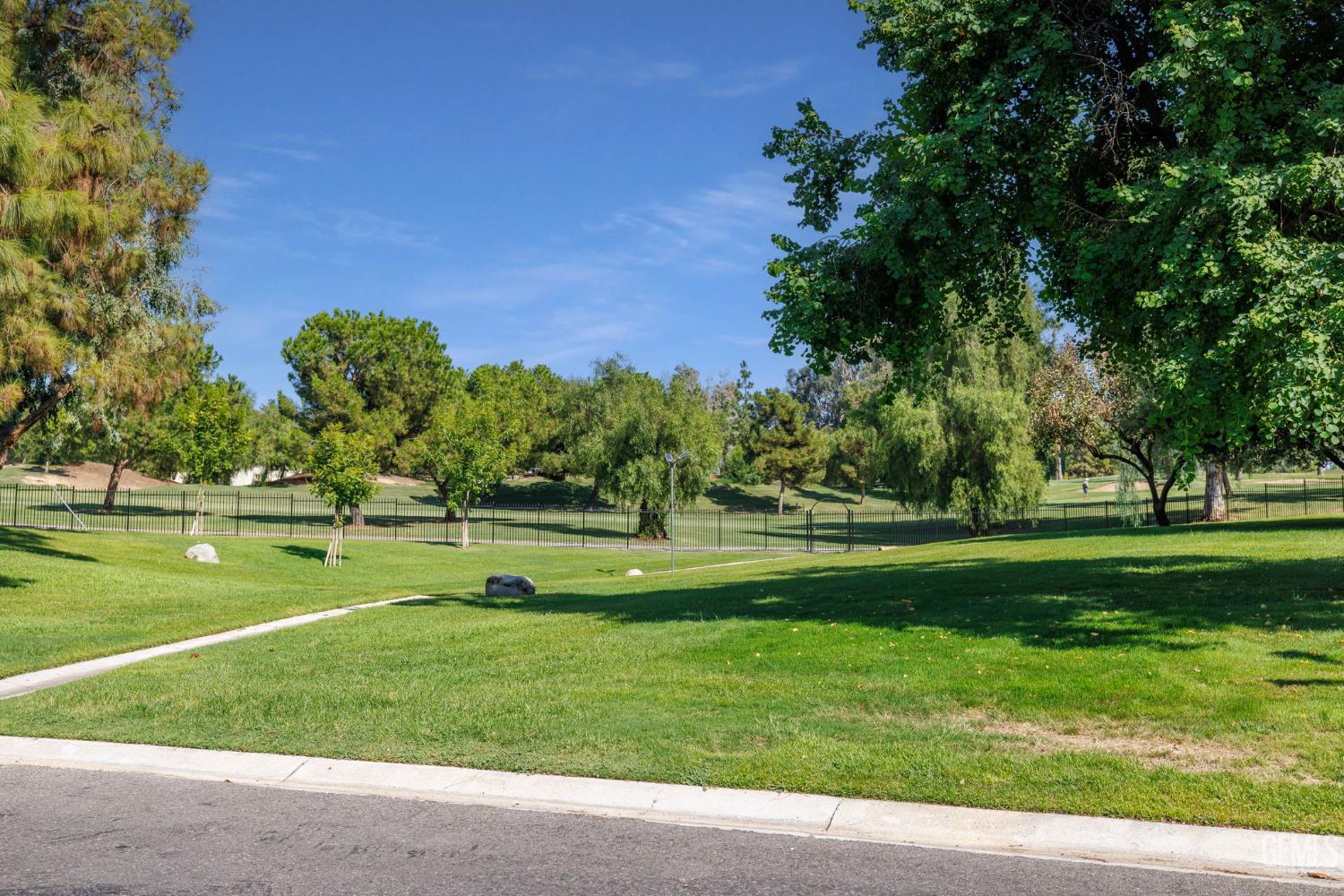 2323 Easthills Drive Unit: 29