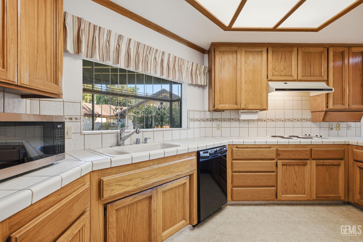 2323 Easthills Drive Unit: 29