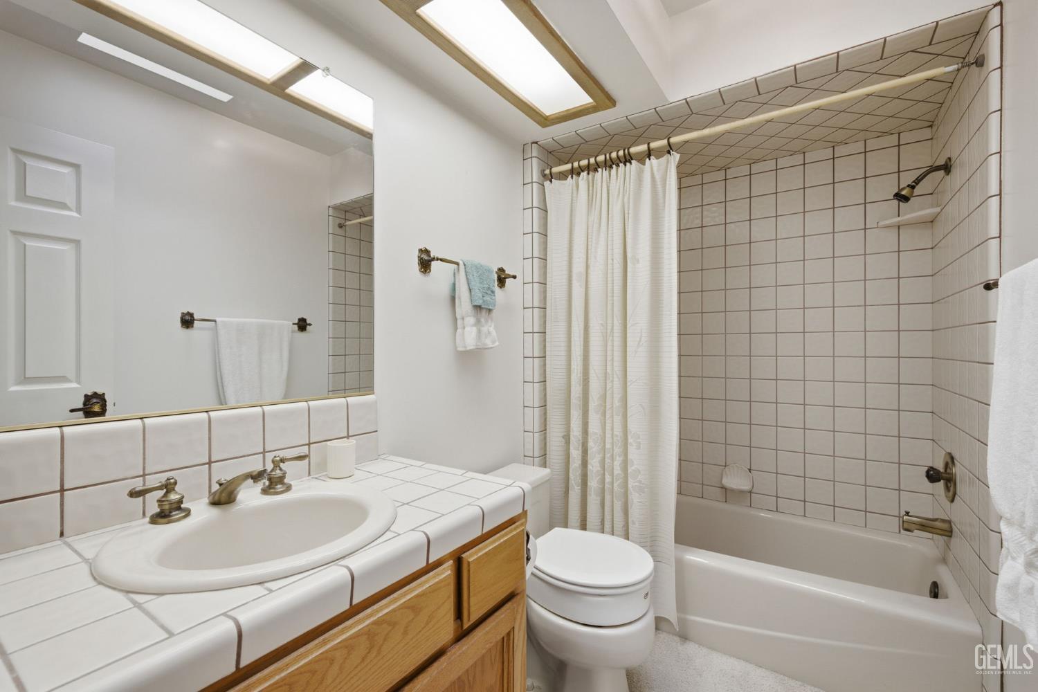 2323 Easthills Drive Unit: 29