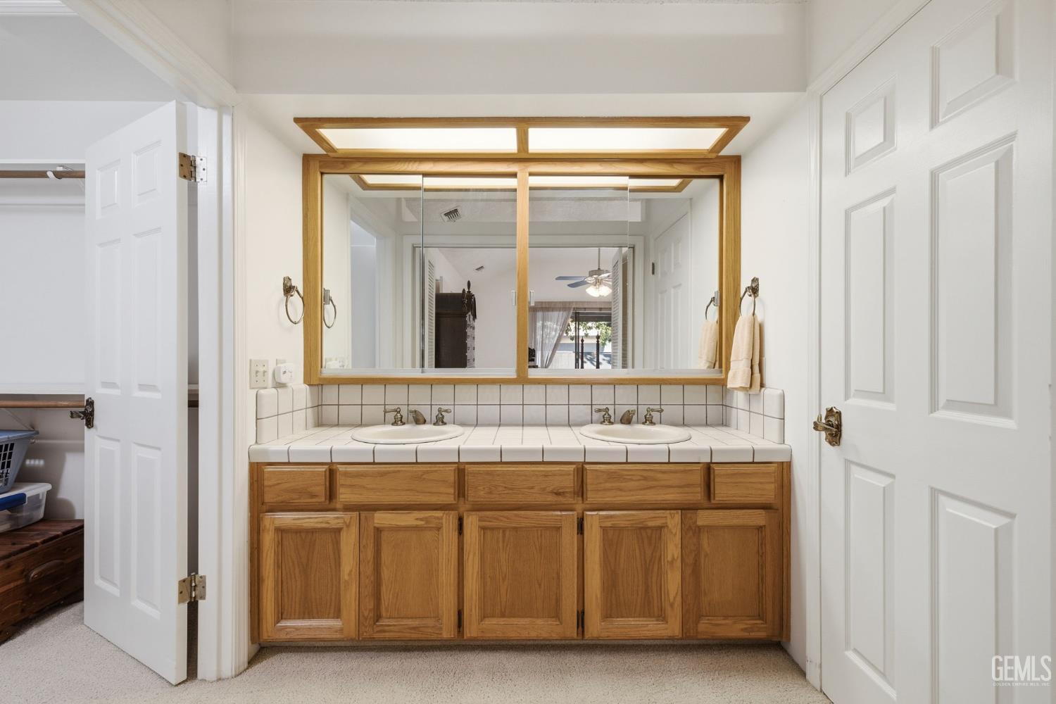 2323 Easthills Drive Unit: 29