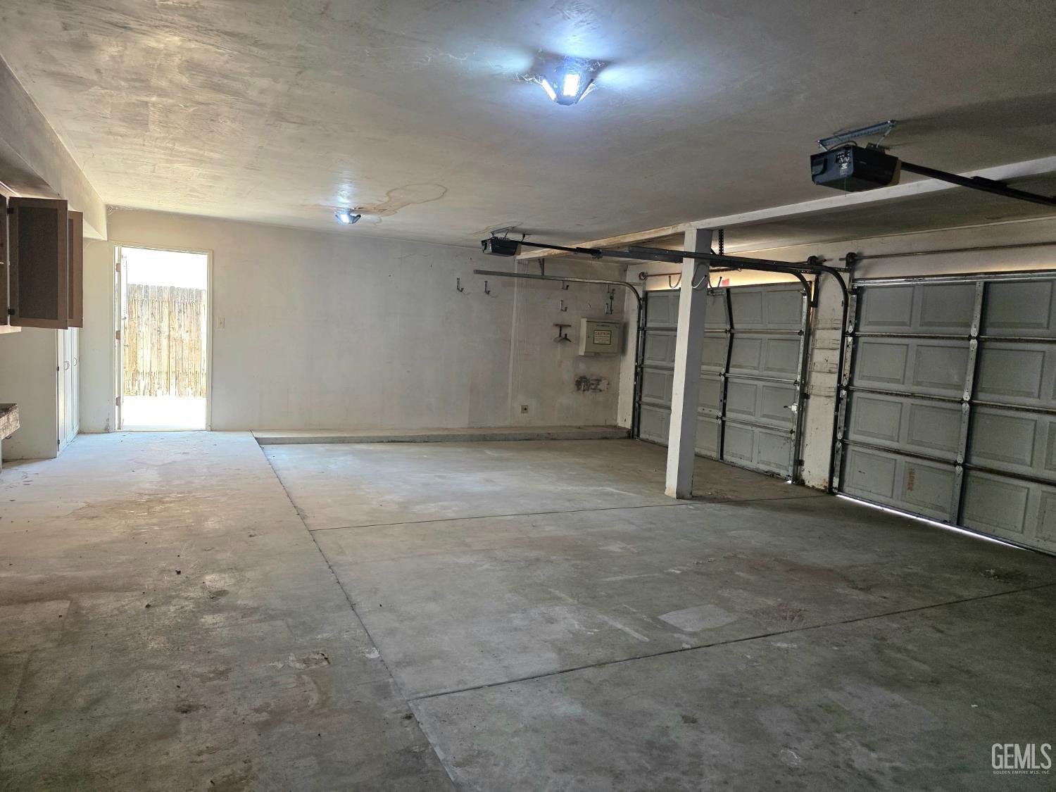 7609 Live Oak Way