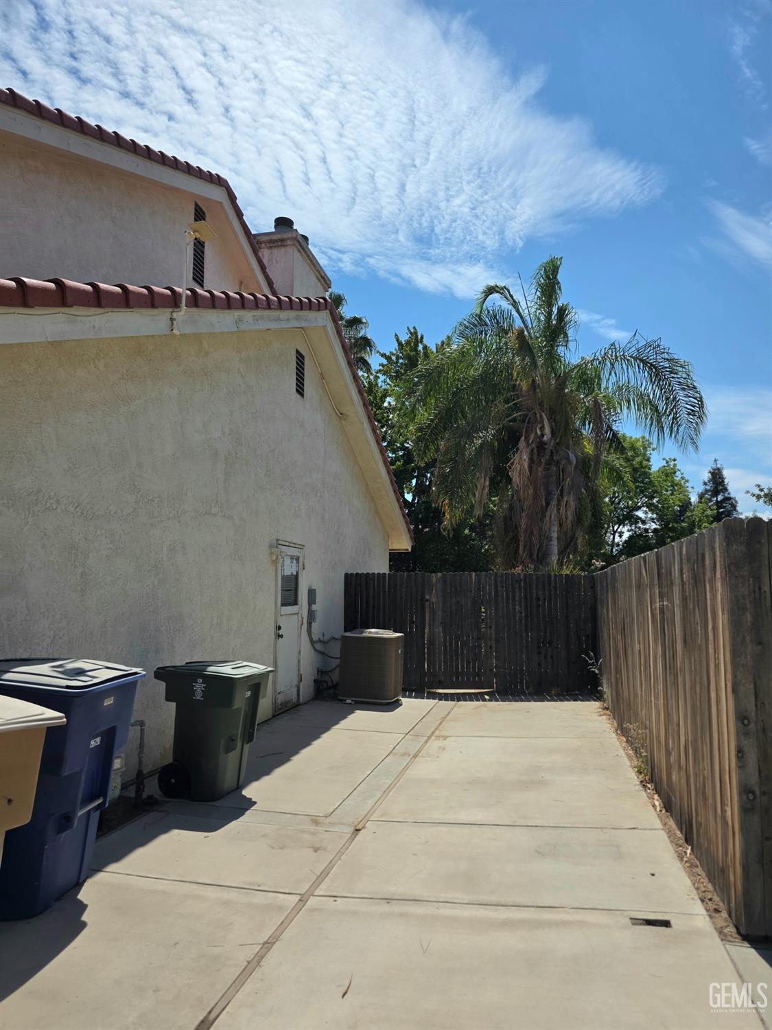 7609 Live Oak Way