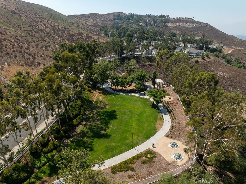 16982 Lakepointe Drive