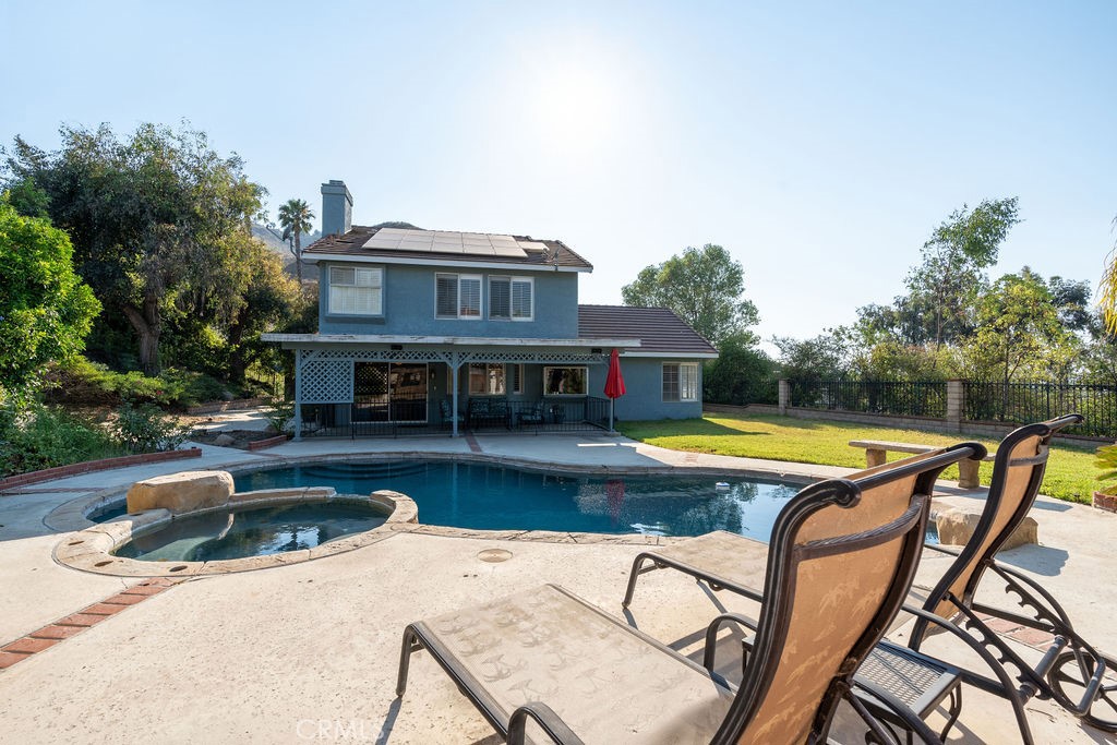 16982 Lakepointe Drive