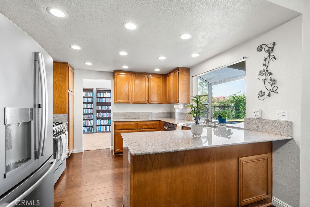 16982 Lakepointe Drive