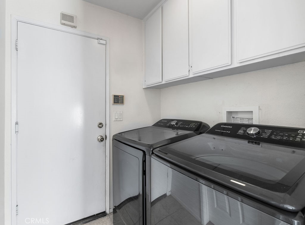 16982 Lakepointe Drive