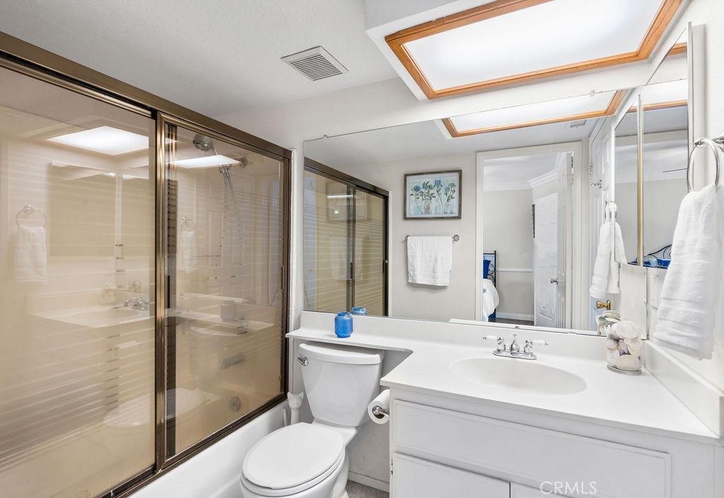 16982 Lakepointe Drive